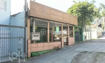 Casa com 3 quartos à venda na Avenida Montenegro, 111, Petrópolis, Porto Alegre, 280 m2 por R$ 1.450.000