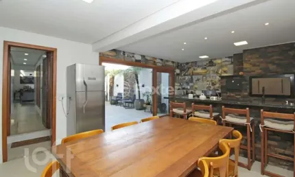Casa com 4 quartos à venda na Rua Veríssimo Rosa, 240, Jardim Botânico, Porto Alegre, 230 m2 por R$ 1.120.000