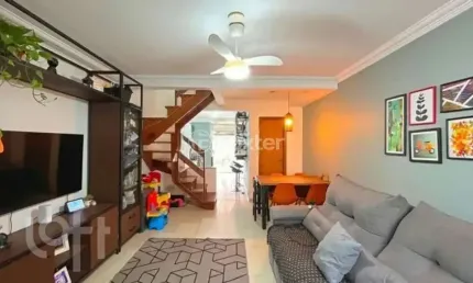 Casa com 2 quartos à venda na rua itacyr rossi, 233, guarujá, porto alegre, 129 m2 por r$ 390.000