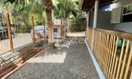 Casa com 2 quartos à venda na Rua Sizara dos Santos, 131, Canudos, Novo Hamburgo, 83 m2 por R$ 280.000
