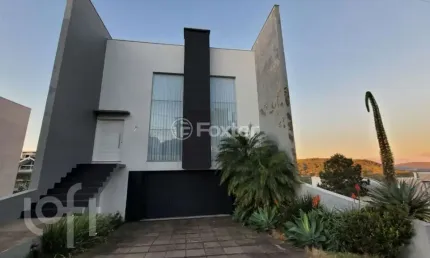 Casa em condomínio fechado com 1 quarto à venda na Avenida Altos do Santa Rita, 7, Aberta dos Morros, Porto Alegre, 270 m2 por R$ 880.000