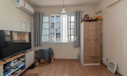 Kitnet / stúdio à venda na rua doutor flores, 106, centro histórico, porto alegre, 18 m2 por r$ 105.000