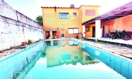 Casa com 3 quartos à venda na Rua Jacundá, 670, Guarujá, Porto Alegre, 252 m2 por R$ 500.000