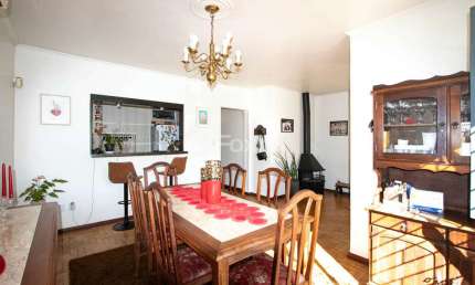 Casa com 3 quartos à venda na Rua Professor Pedro Santa Helena, 309, Jardim do Salso, Porto Alegre, 220 m2 por R$ 950.000