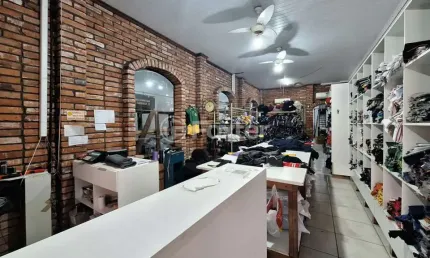 Barracão / Galpão / Depósito com 8 salas à venda na Rua Ernesto Alves, 223, Floresta, Porto Alegre, 310 m2 por R$ 700.000