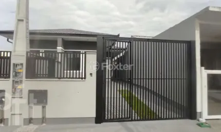 Casa com 2 quartos à venda na Rua Tangará, 35, Forquilhas, São José, 56 m2 por R$ 395.000