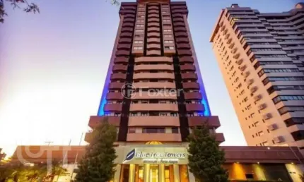 Kitnet / Stúdio à venda na Avenida Borges de Medeiros, 3120, Praia de Belas, Porto Alegre, 37 m2 por R$ 299.900