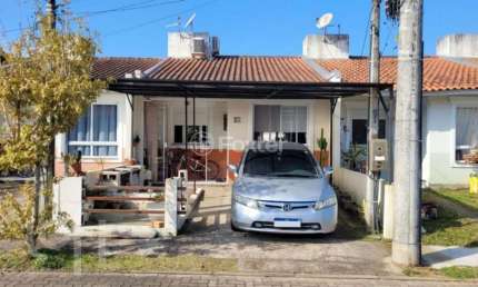 Casa em condomínio fechado com 2 quartos à venda na Estrada Costa Gama, 5124, Restinga, Porto Alegre, 55 m2 por R$ 260.000