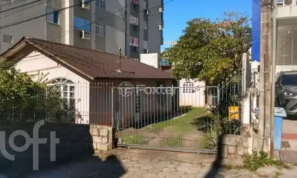 Casa com 1 quarto à venda na rua salomé damázio jacques, 22, trindade, florianópolis, 130 m2 por r$ 1.750.000