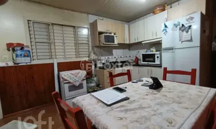 Casa com 2 quartos à venda na Estrada do Boqueirão, 384, Jardim Planalto, Esteio, 100 m2 por R$ 200.000