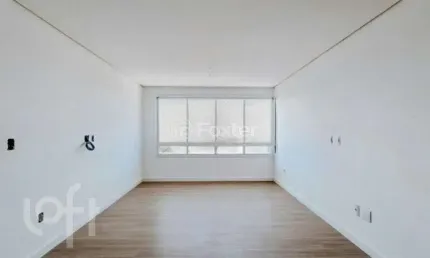Apartamento com 2 quartos à venda na praça john kennedy, 10, vila ipiranga, porto alegre, 71 m2 por r$ 570.000