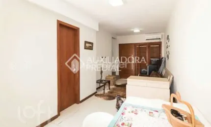 Casa com 2 quartos à venda na rua pau-brasil, 271, hípica, porto alegre, 64 m2 por r$ 300.000