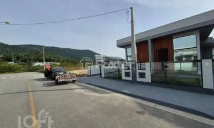 Casa com 2 quartos à venda na rua silvio joão correa, 50, forquilhas, são josé, 63 m2 por r$ 430.000