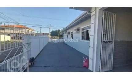 Casa com 4 quartos à venda na rua osvaldo cruz, 278, forquilhinhas, são josé, 125 m2 por r$ 954.000