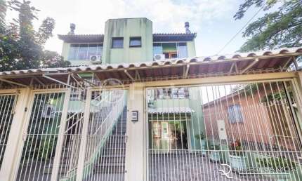 Casa com 3 quartos à venda na Avenida Mãe Apolinária Matias Batista, 170, Petrópolis, Porto Alegre, 171 m2 por R$ 744.000