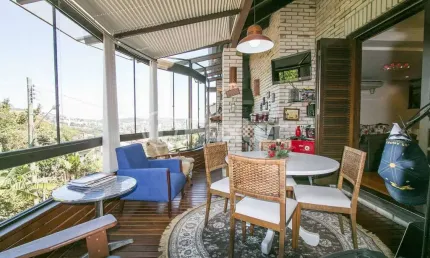 Casa em condomínio fechado com 4 quartos à venda na Rua Erechim, 100, Teresópolis, Porto Alegre, 331 m2 por R$ 1.050.000