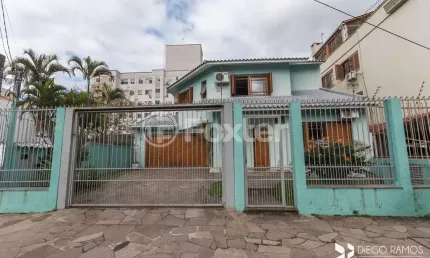 Casa com 6 quartos à venda na Rua Ari Barroso, 295, Sarandi, Porto Alegre, 240 m2 por R$ 980.000