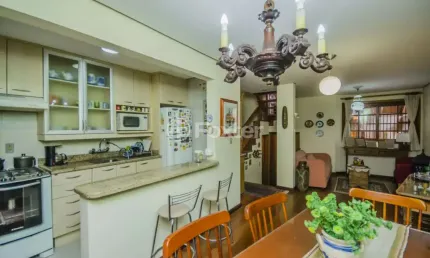 Casa em condomínio fechado com 3 quartos à venda na rua doutor possidônio cunha, 273, vila assunção, porto alegre, 194 m2 por r$ 760.000