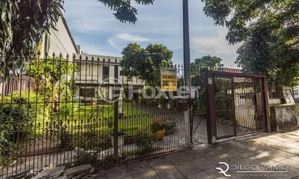 Casa comercial com 2 salas à venda na Rua Serro Azul, 1039, Santa Maria Goretti, Porto Alegre, 250 m2 por R$ 640.000