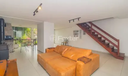 Casa com 3 quartos à venda na Rua Conde da Figueira, 360, Vila Jardim, Porto Alegre, 268 m2 por R$ 800.000