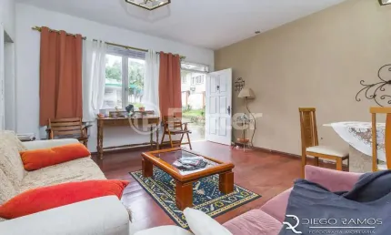 Casa com 3 quartos à venda na Travessa Pedra Redonda, 267, Jardim Isabel, Porto Alegre, 300 m2 por R$ 729.000