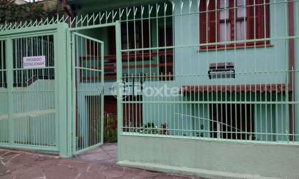 Casa comercial com 2 salas à venda na Rua Barão do Amazonas, 1951, Partenon, Porto Alegre, 180 m2 por R$ 690.000