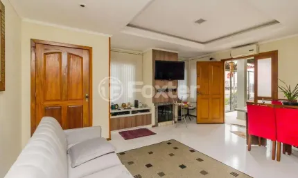 Casa com 3 quartos à venda na Rua Zuzu Angel, 140, Hípica, Porto Alegre, 181 m2 por R$ 541.000
