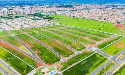 Terreno à venda na Avenida Fábio Ferraz Bicudo, Jardim Residencial Dona Maria José, Indaiatuba por R$ 961.000