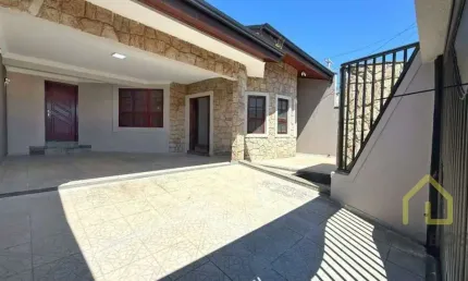 Casa com 4 quartos à venda na Rua Adaísio Giron, 1, Jardim Regina, Indaiatuba por R$ 800.000