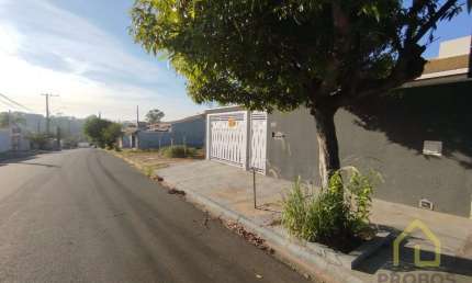 Casa com 4 quartos para alugar na Rua Benedicto Amgarten, 1, Jardim Bela Vista, Indaiatuba, 149 m2 por R$ 4.000