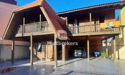 Casa com 3 quartos à venda na Rua Jacarezinho, 790, Pineville, Pinhais por R$ 922.000