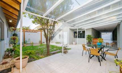 Casa com 7 quartos à venda na Rua Adinar dos Santos Ribeiro, 270, Fazendinha, Curitiba por R$ 899.000