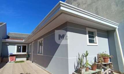Casa com 2 quartos à venda na Miguel Ozório de Almeida, 83, Fazendinha, Curitiba por R$ 477.000