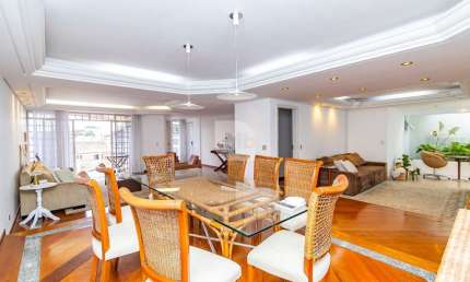 Casa com 4 quartos à venda na Professor Lício de Lima, 535, Novo Mundo, Curitiba por R$ 2.300.000