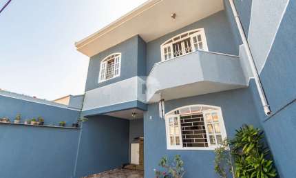 Casa com 3 quartos à venda na Rua Angelina Ansai, 174, Fazendinha, Curitiba por R$ 450.000