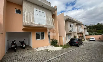 Casa com 3 quartos à venda na Rua Barwik, 413 2, Cachoeira, Curitiba por R$ 470.000