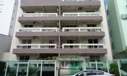 Apartamento a venda c/ terraço de 03 dormitórios sendo 01 suíte no estreito - florianópolis - sc