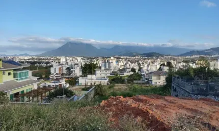 Vendo Terreno de 440 metros quadrados no Bairro Pedra Branca em Palhoça -SC