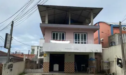 Casa a venda de 03 Dormitórios sendo 01 Suíte com Terraço no Bairro Ipiranga -São José -SC