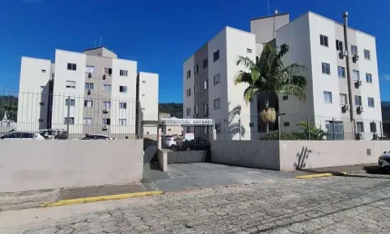 Apartamento a venda de 02 dormitórios com cozinha modulada em serrarias -são josé-sc
