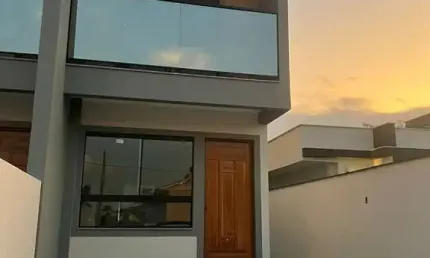 Sobrado a venda de 03 dormitórios sendo 01 suíte com amplo terreno em forquílhas-são josé-sc