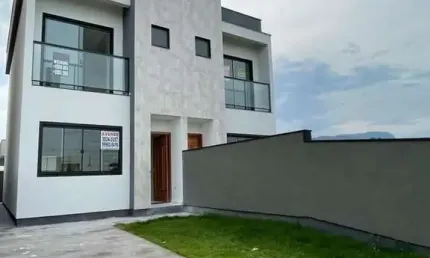 Sobrado a venda de 02 dormitórios sendo 02 suítes no bairro bela vista em palhoça-sc