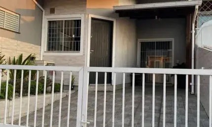 Aluga-se casa geminada a  de 02 dormitórios com mobíla planejada no bairro bela vista -palhoça-sc