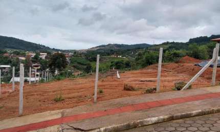 Terreno de 450m² localizado no bairro Fundos - Biguaçu - Sc