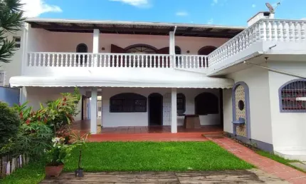 Casa à Venda em Florianópolis  Localização Privilegiada com Vista para Mar