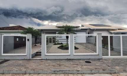 Casa mobiliada de 3 quartos sendo 1 suíte localizada no Vila Becker - Santo Amaro da Imperatriz - SC