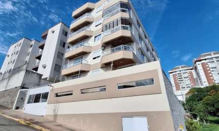 Apartamento mobiliado com 3 quartos, suíte e sacada com churrasqueira - Coloninha, Florianópolis/SC