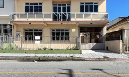 Casa com 5 dormitórios no bairro barreiros em são josé-sc