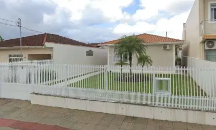 Casa com 3 dormitórios na Fazenda Santo Antônio em São José-SC