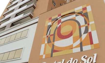 Apartamento de alto padrão sendo 03 dormitórios com suíte em condomínio Club em São José, Sc